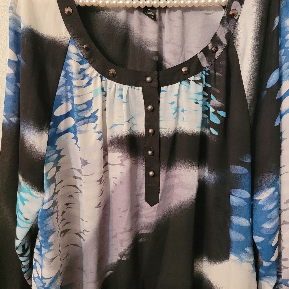 Style & Co. Unique Pattern Flowy Top! - image 2